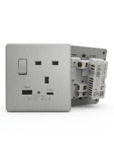  فيش ثلاثي جداري ذكي فضي موديل TP3013AC مع منافذ شحن سريع- TYPE-C & USB